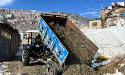 Köylüler el ele verdi, yarım bırakılan yolu birlikte yaptı