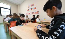 Çocuklar hem öğreniyor hem sosyalleşiyor