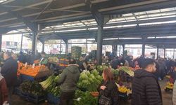 Pazarda zam şampiyonu salatalık