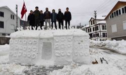 Şimdi de tarihi valilik binasını köylerine taşıdılar