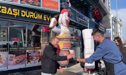 Sivaslı döner ustasından sıra dışı döner