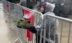 Kendini yakan kadın, 'abla yanıyorsun' uyarısına aldırış etmedi