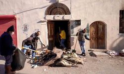 Adrese giden ekipler, evden 28 kamyon atık çıkardı