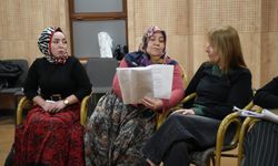 Çocukları sosyalleşsin diye geldi, sahnenin yıldızı oldu