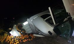 Niğde-Kayseri yolunda kamyon yan yattı: 2 yaralı