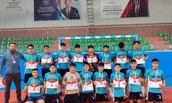 Niğde’nin yıldız hentbolcuları yarı finalde