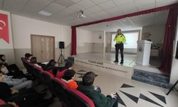 Niğde’de okul sıralarında trafik güvenliği anlatıldı