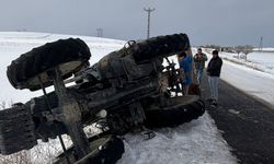 Niğde Karaatlı Yolu’nda traktör devrildi