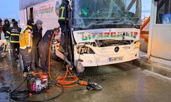 Niğde’de yolcu otobüsü ile kamyon çarpıştı