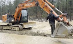 Adana'da sel ve heyelanlar ulaşımda aksamalara neden oldu