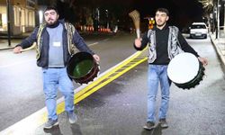 Ramazan davulcuları hafif kar yağışı altında sahur mesaisine başladı