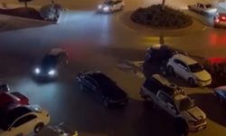 Niğde’de yolun ortasına park edip oyun oynamaya gittiler