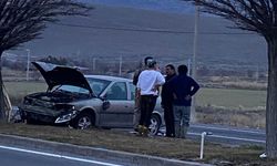 Niğde’de otomobil orta refüje çıktı: 1 yaralı