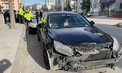 Ciple otomobil çarpıştı: 1 yaralı