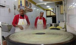 Makine üretimine karşı el dökümü kadayıf