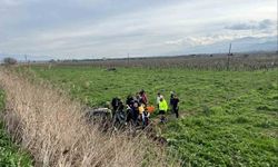 Otomobil tarlaya uçtu: 2 yaralı