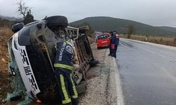 Servis aracı yan yattı; 9 yaralı