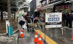 Niğde’de kaldırım yenileme çalışmaları sürüyor