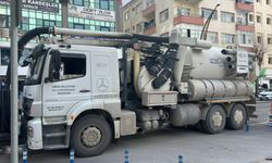 Niğde’de tıkanan kanalizasyona müdahale