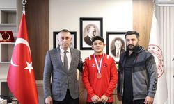 Niğdeli güreşçi Doğan Sabaz Türkiye Şampiyonu oldu