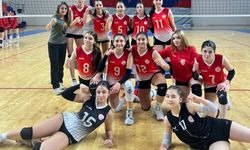 Niğde Gençlik Spor Kulübü voleybolda 3 derece birden elde etti
