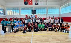 Kızılca Atatürk Ortaokulu Floor Curling’de zirveyi bırakmadı