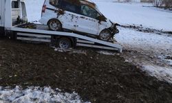 Niğde-Çamardı yolunda araç takla attı, 4 kişi yaralandı