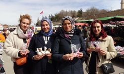 Niğde’de emekçi kadınlara el emeği ürünler dağıtıldı