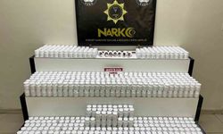 Araçta 42 bin 600 sentetik ecza ele geçirildi