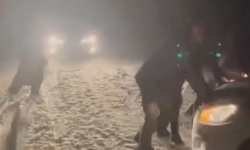 Niğde’de kar yağışı ulaşımı aksattı, araçlar yolda kaldı