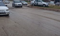 Otomobiller çarpıştı: 3 yaralı