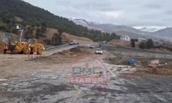 Çamardı-Pozantı yolunda toprak kayması