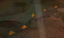 Tüfekle rastgele ateş açıldı: Araç ve ev zarar gördü