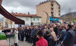 Kazada hayatını kaybeden nişanlı çift yan yana toprağa verildi