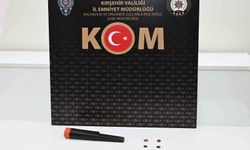 Durdurulan araçtan sikke ve uyu*şturucu çıktı