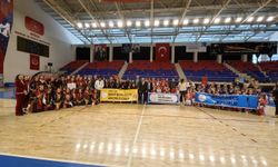 Niğde’de halk oyunlarında şampiyonlar belli oldu