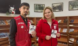 Genç Kızılay kadınlara Marteniçka hediye etti