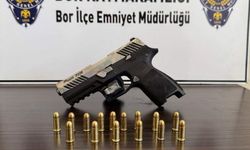 Bor’da silah ve çalıntı motosiklet ele geçirildi