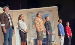 “Münasebetsiz” oyunu Niğde’de sahnelendi
