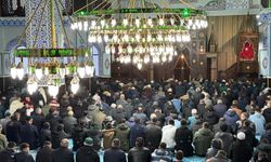 Niğde’de bayram namazı kılındı, cemaat bayramlaştı