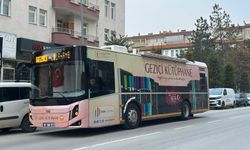 Niğde’de gezici kütüphane hizmeti devam ediyor