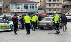 Niğde'de otomobil ile motosiklet çarpıştı: 2 yaralı
