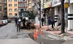 Niğde’de o cadde de kaldırımlar yenileniyor