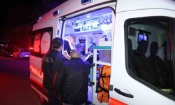 Bu parkın lambası niye yanmıyor kavgası: 3 yaralı