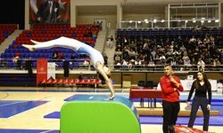 Niğde'de okul sporları artistik cimnastik heyecanı