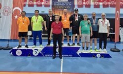 Niğde veteran badmintoncularından 6 madalya