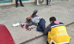 İki kardeş tartıştıkları genci bıçakla yaralayıp kaçtı