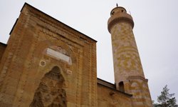 Niğde’de 800 yıllık miras: Alaeddin Camii’nde ibadet sürüyor