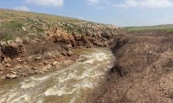 Dere suyu girdapta kayboluyor