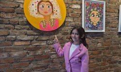 Henüz 9 yaşında ilk kişisel sergisini sanatseverler ile buluşturdu